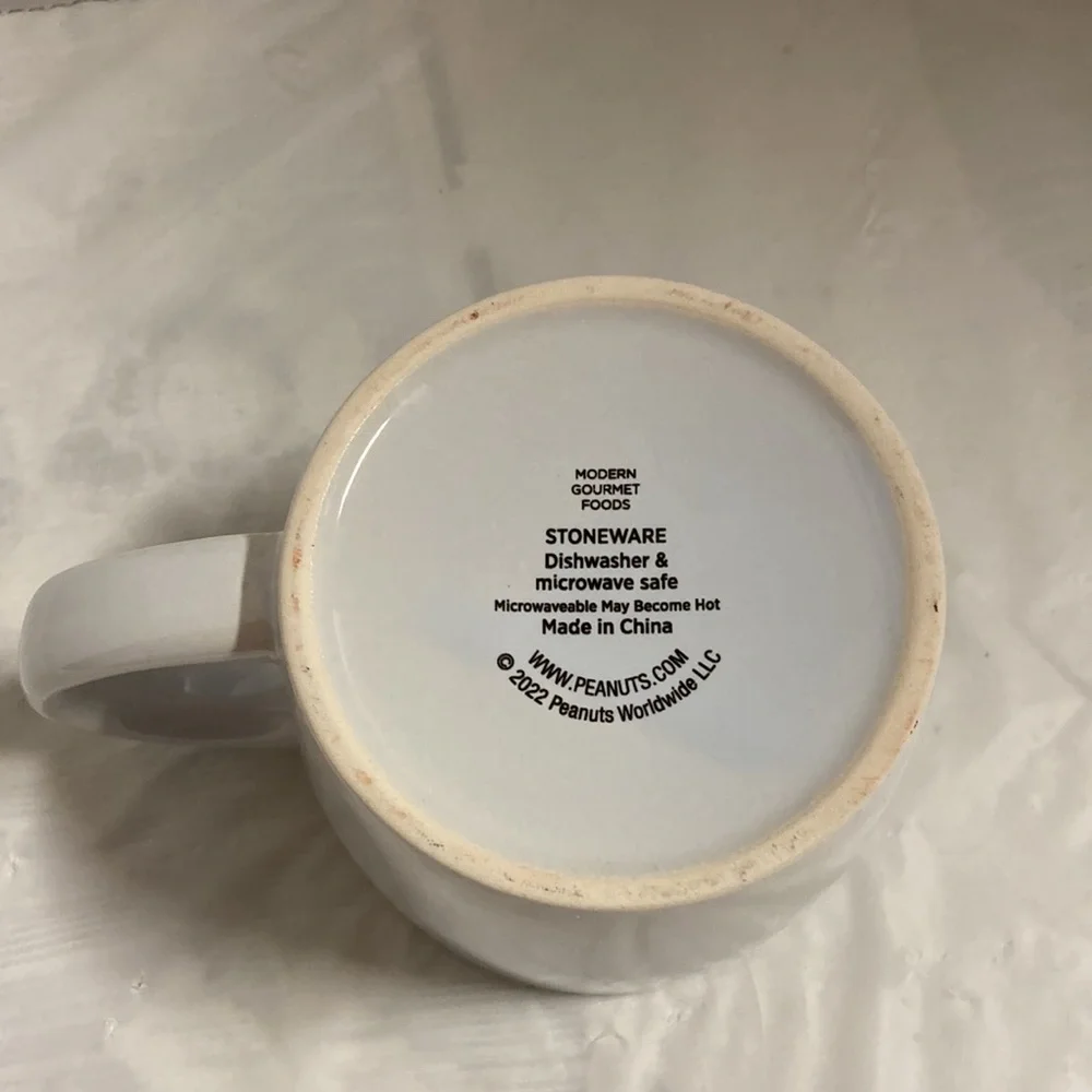 Peanuts Modern Gourmet Foods Stoneware Mug Cup Snoopy Sleeping in a Wreath 12oz